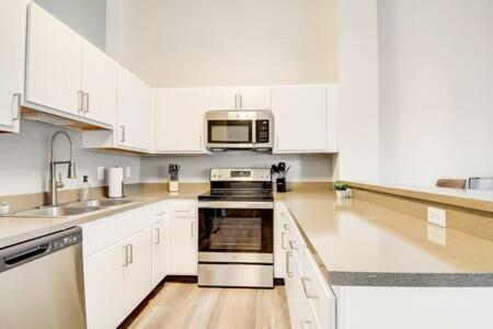 Cozysuites - 1Br With Direct Skybridge Access #1 Indianapolis Eksteriør billede